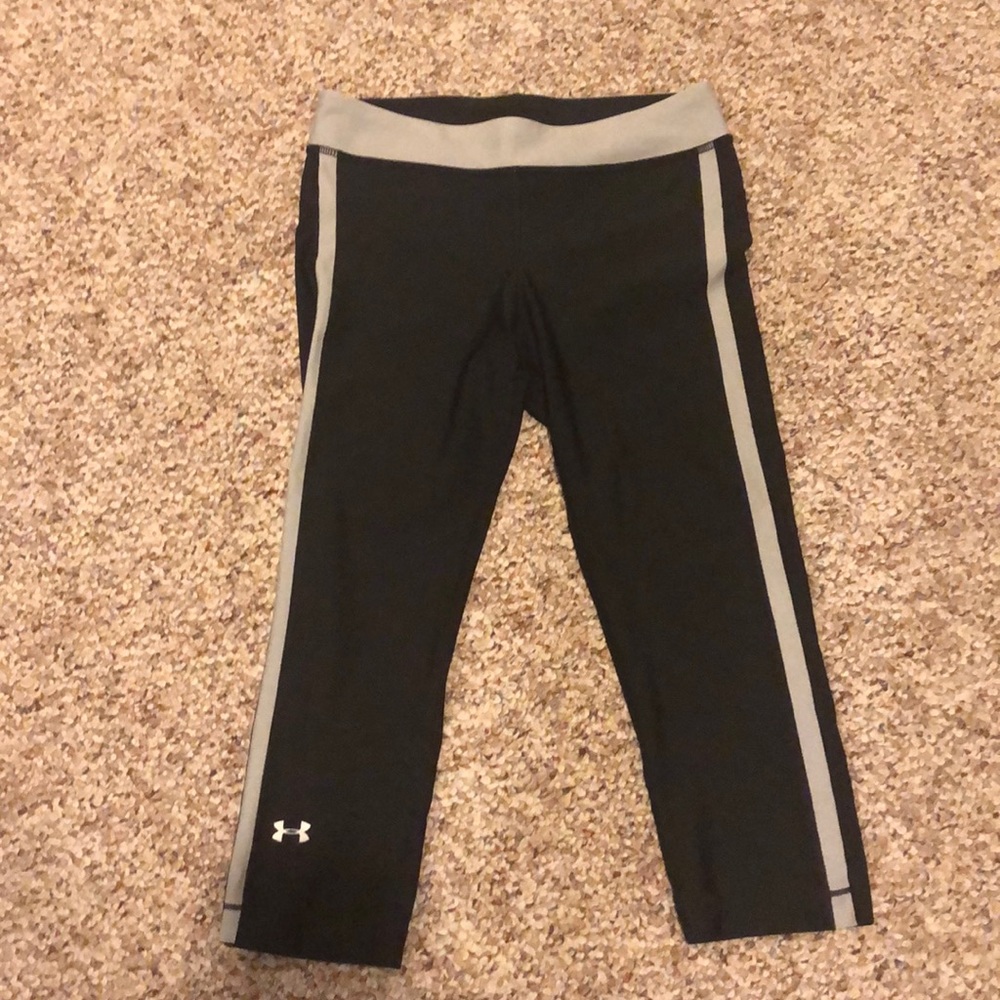 Underarmor workout cropped pants